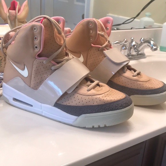 yeezy net tan